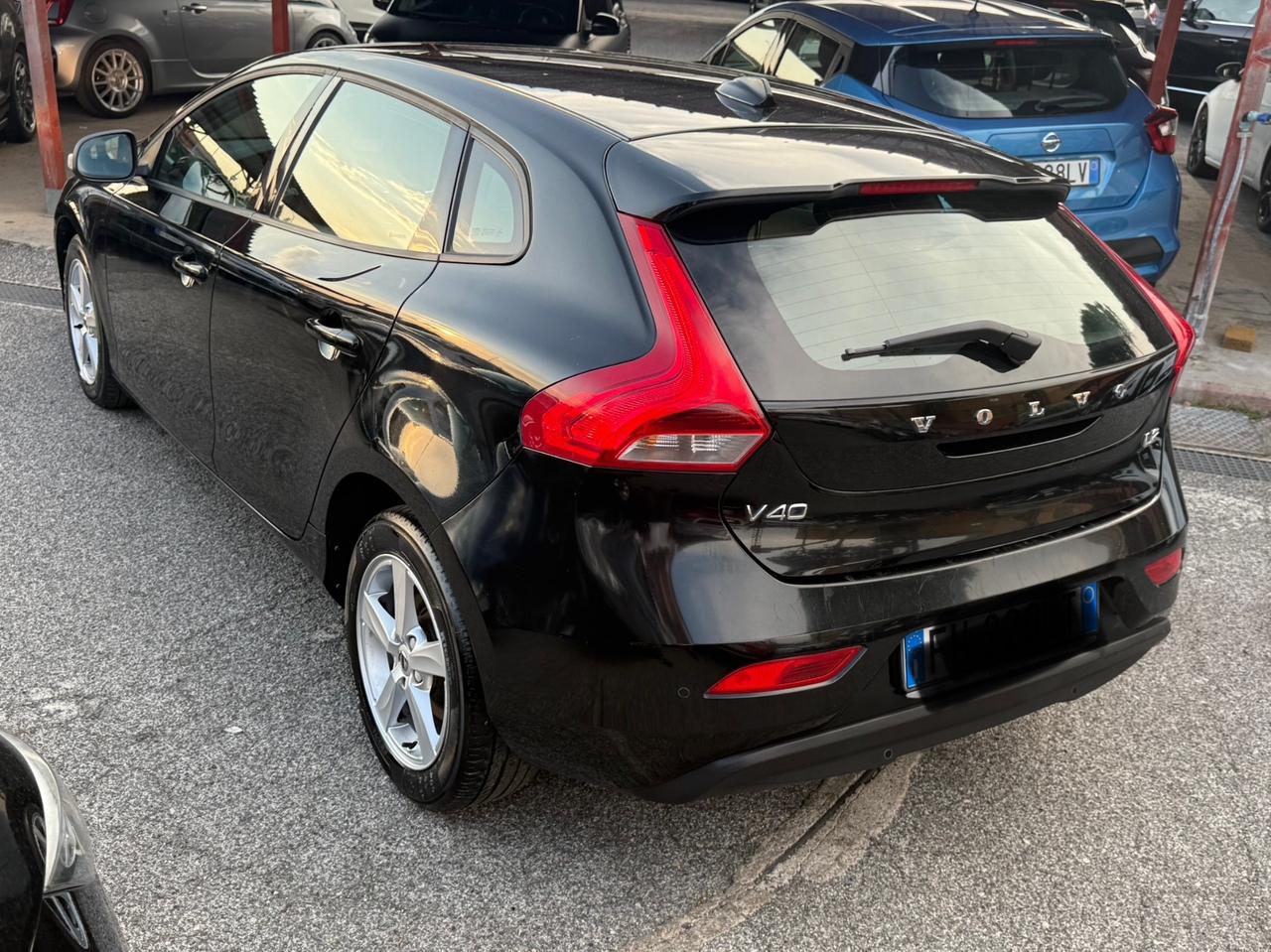 V40 D4 Momentum-unipro-rate-E6