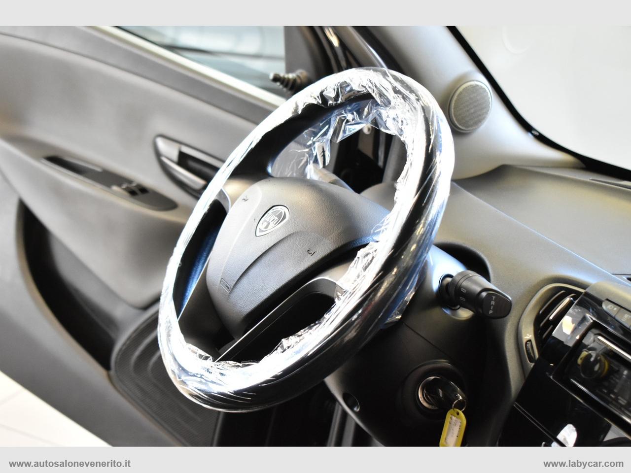LANCIA Ypsilon 1.2 69 CV 5p. Gold