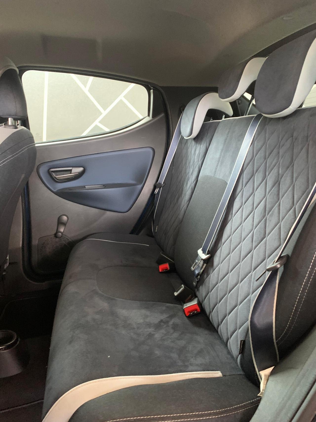 Lancia Ypsilon 1.3 MJT 16V 95 CV 5 porte NEOPATENTATI