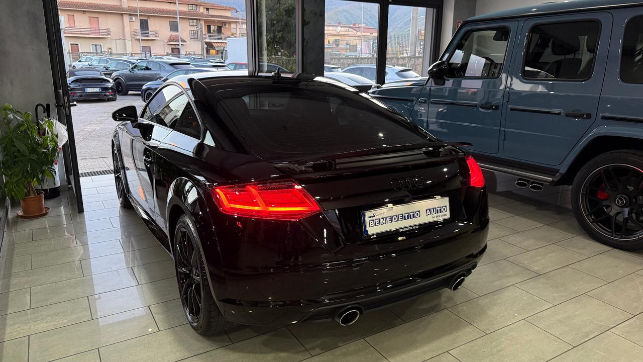 AUDI TT 2.0 TDI COUPE' TOTAL BLACK