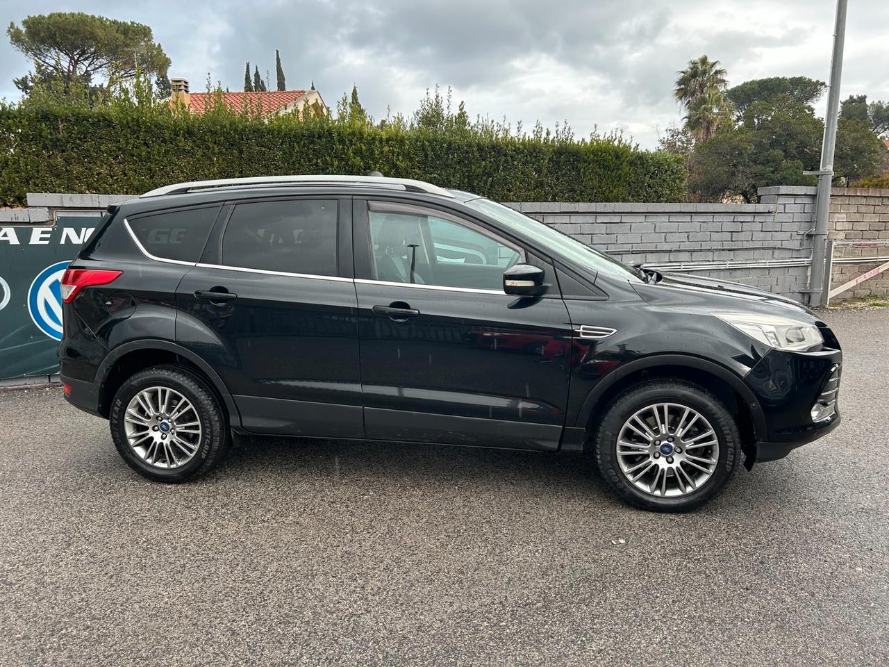 Ford Kuga 2.0 TDCI 140 CV 4WD Powershift Titanium