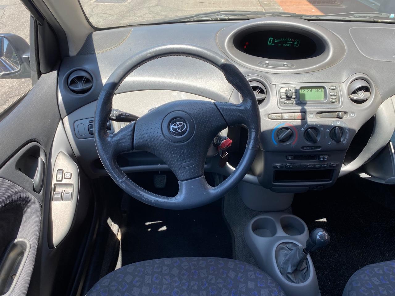 Toyota Yaris 1.3i 16V cat 5 porte Luna