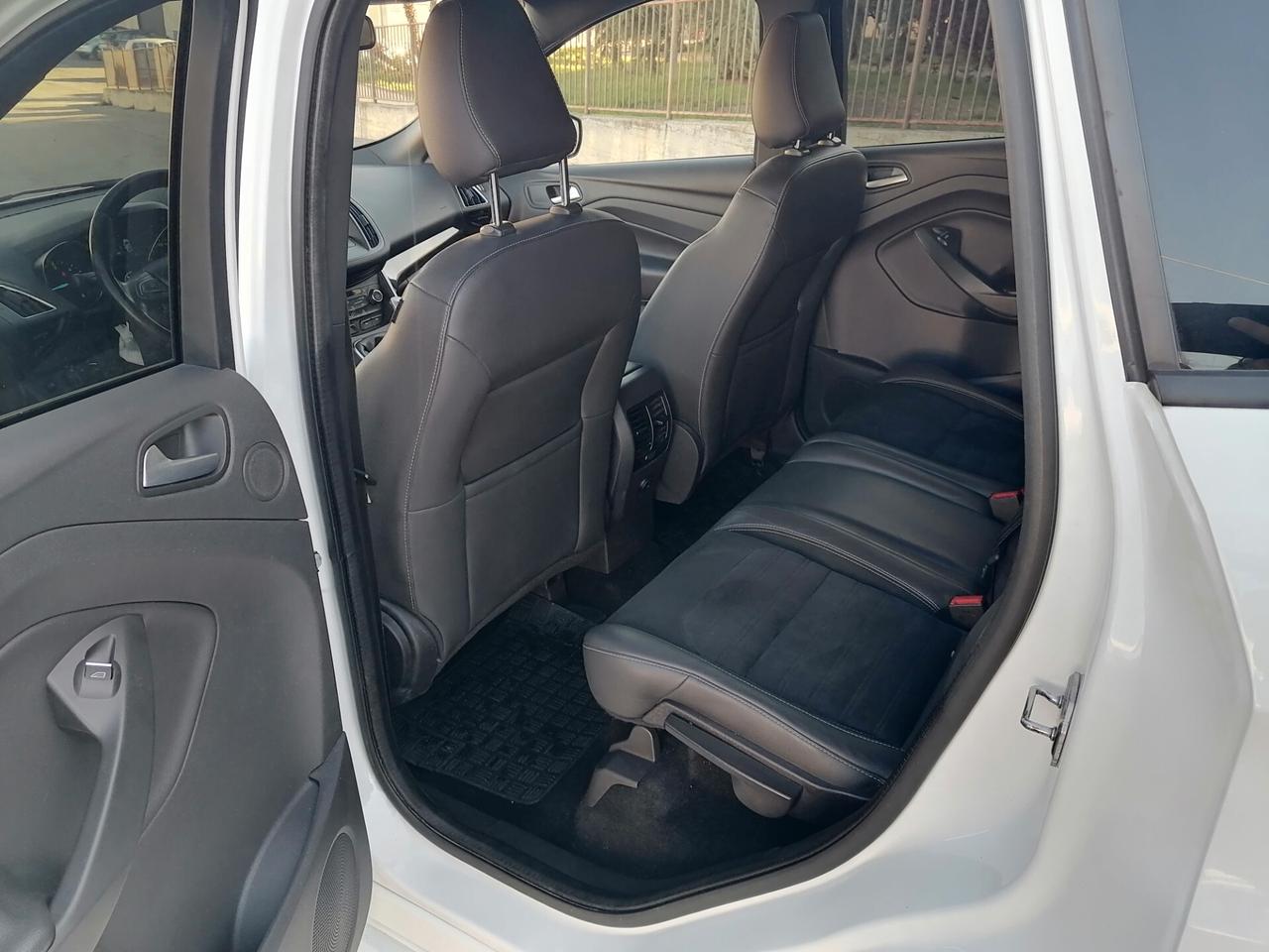 Ford Kuga 1.5 TDCI 120 CV ST-LINE 2017