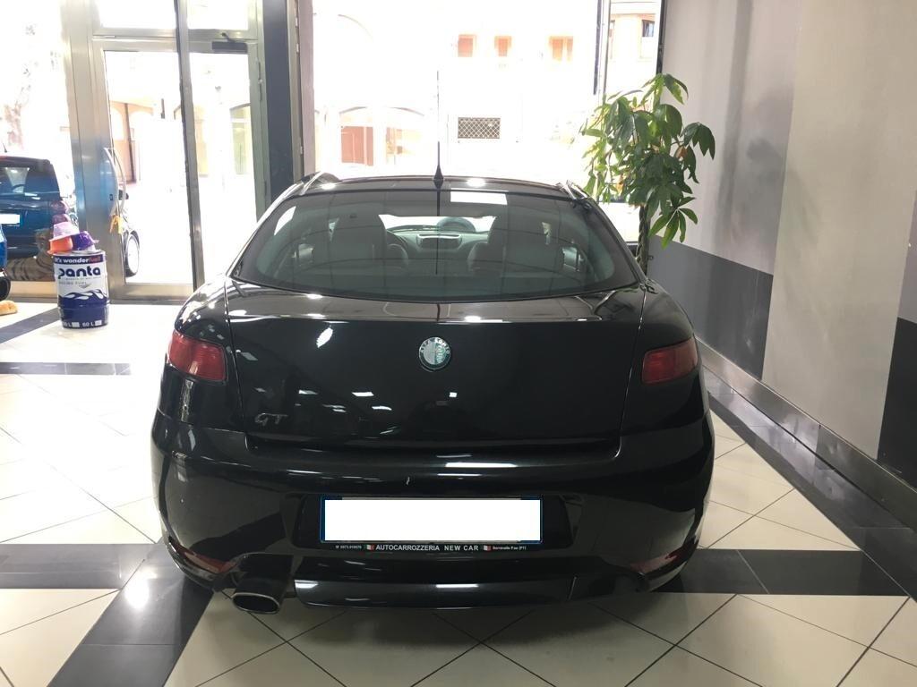 Alfa Romeo GT 2.0
