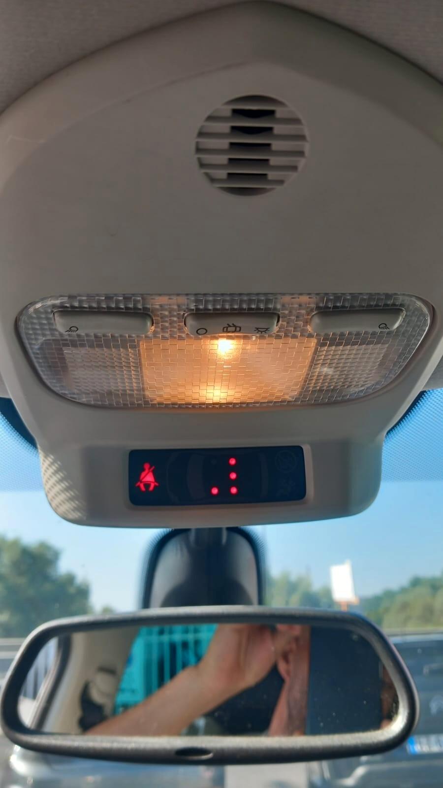 Peugeot 3008 1.6 HDi 112CV cambio robotizzato Tecno