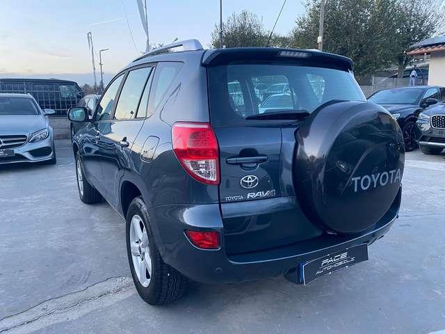 Toyota RAV 4 2.2 D 4 RUOTE MOTRICI UNICO PROPRIETARIO TAGLIANDI