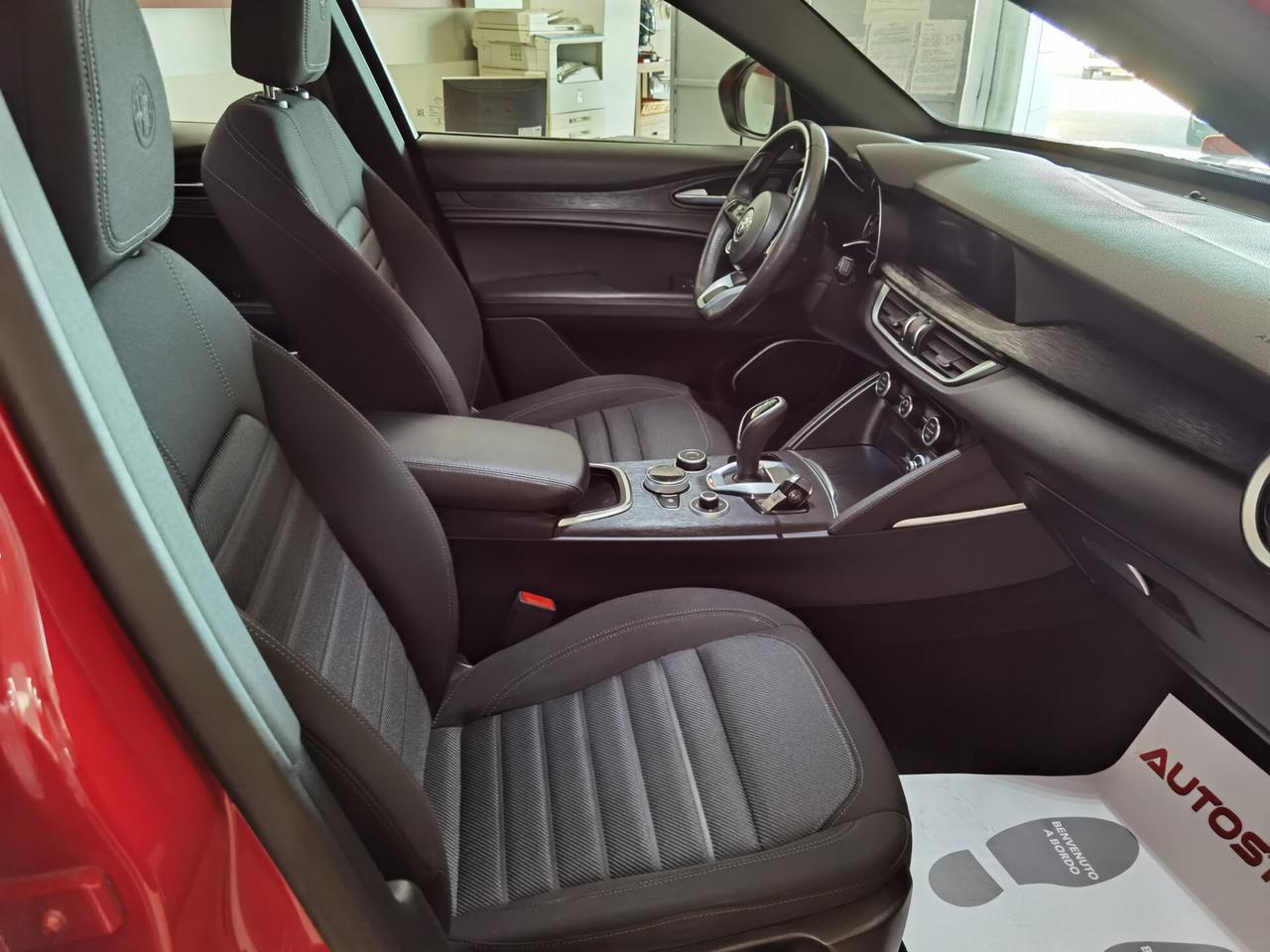 Alfa Romeo Stelvio 2.2 Td AT8 Q4 Business
