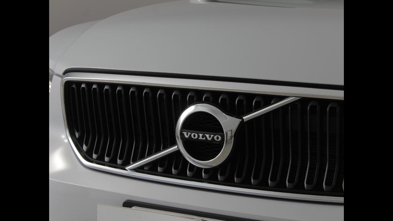 VOLVO XC40 - XC40 1.5 t3 Momentum 163cv auto my21