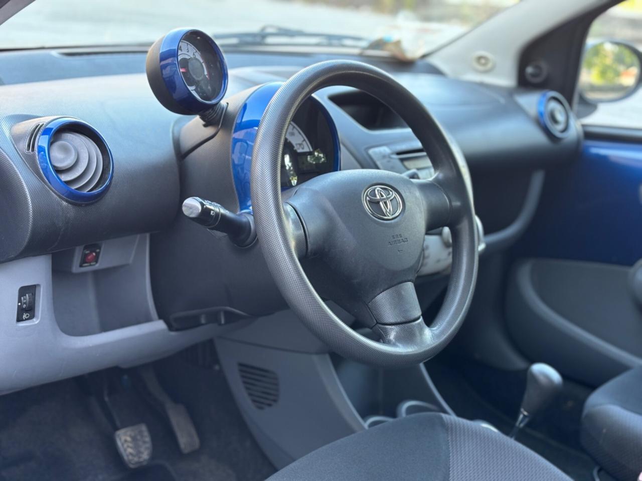 TOYOTA AYGO 1.0 BENZINA AUTOMATICA GARANZIA 12 MESI