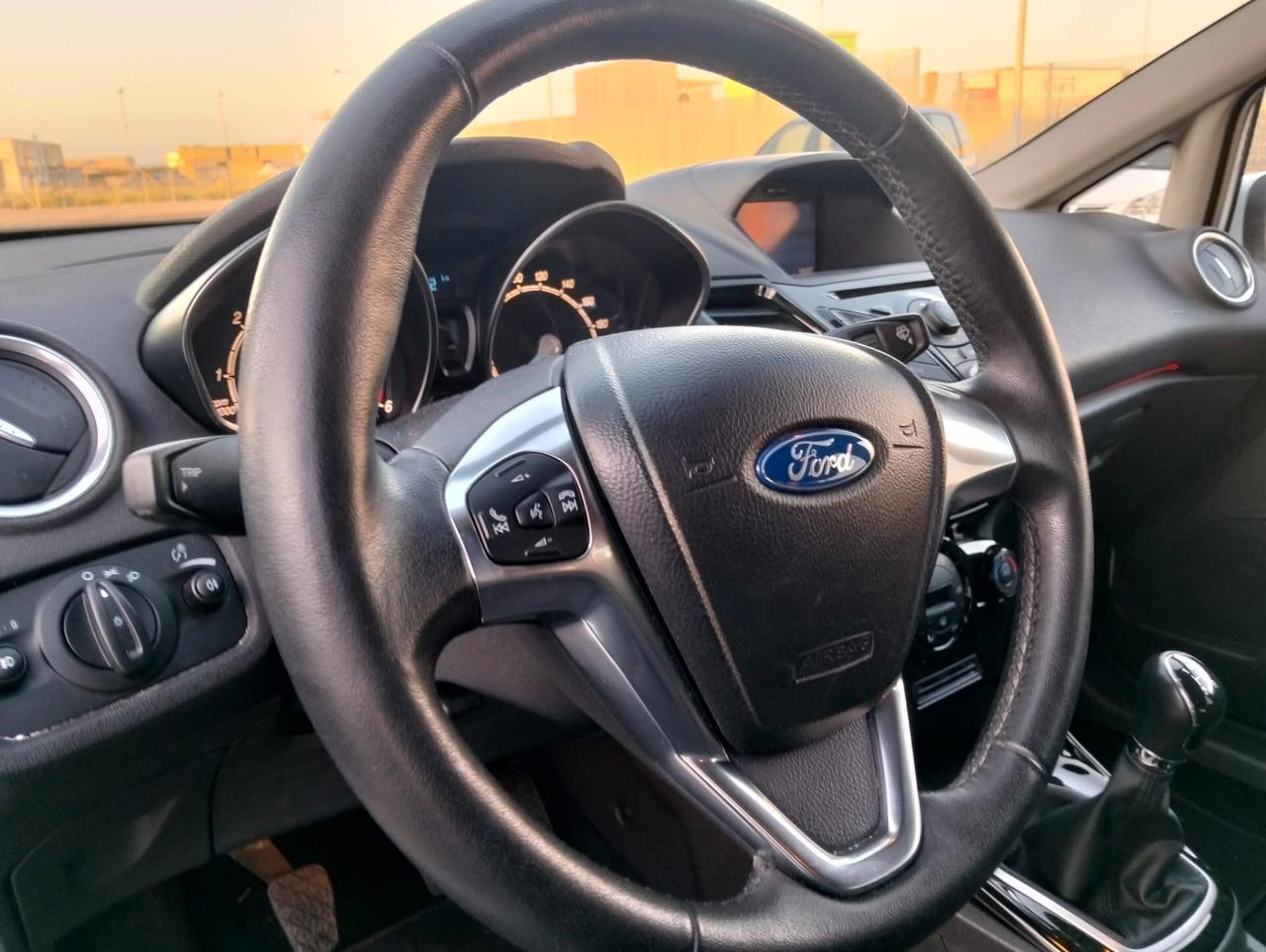 Ford Fiesta 1.5 TDCi 75CV 5P Titanium