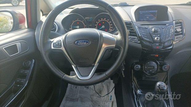 FORD Fiesta 6ª serie - 2014