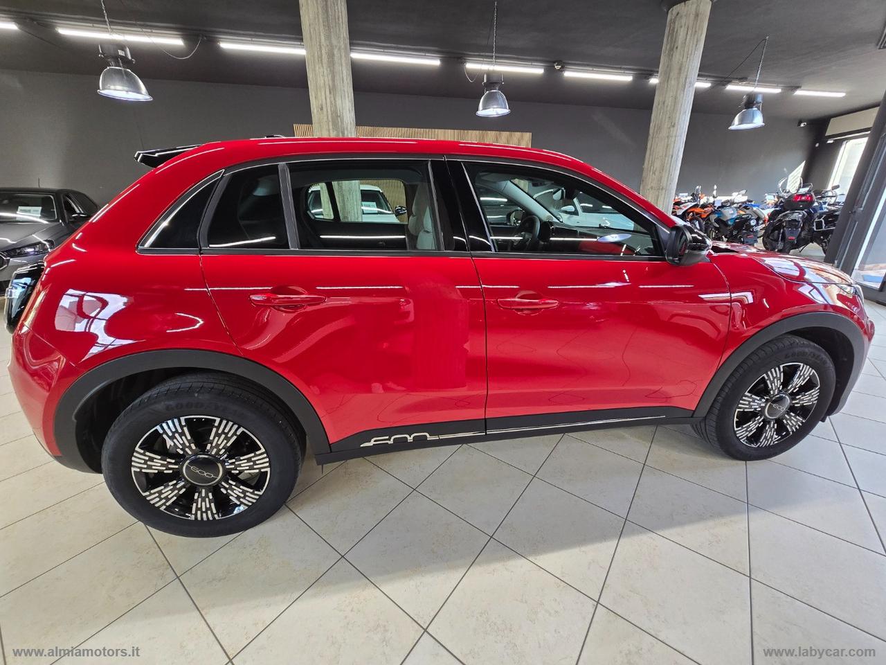 FIAT 600 Hybrid MHEV ICON