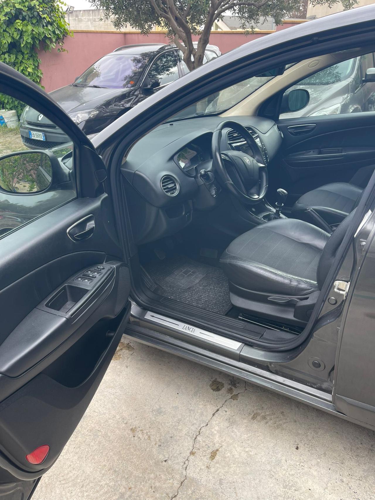 Lancia Delta 1.9 MJT Twinturbo DPF Gold