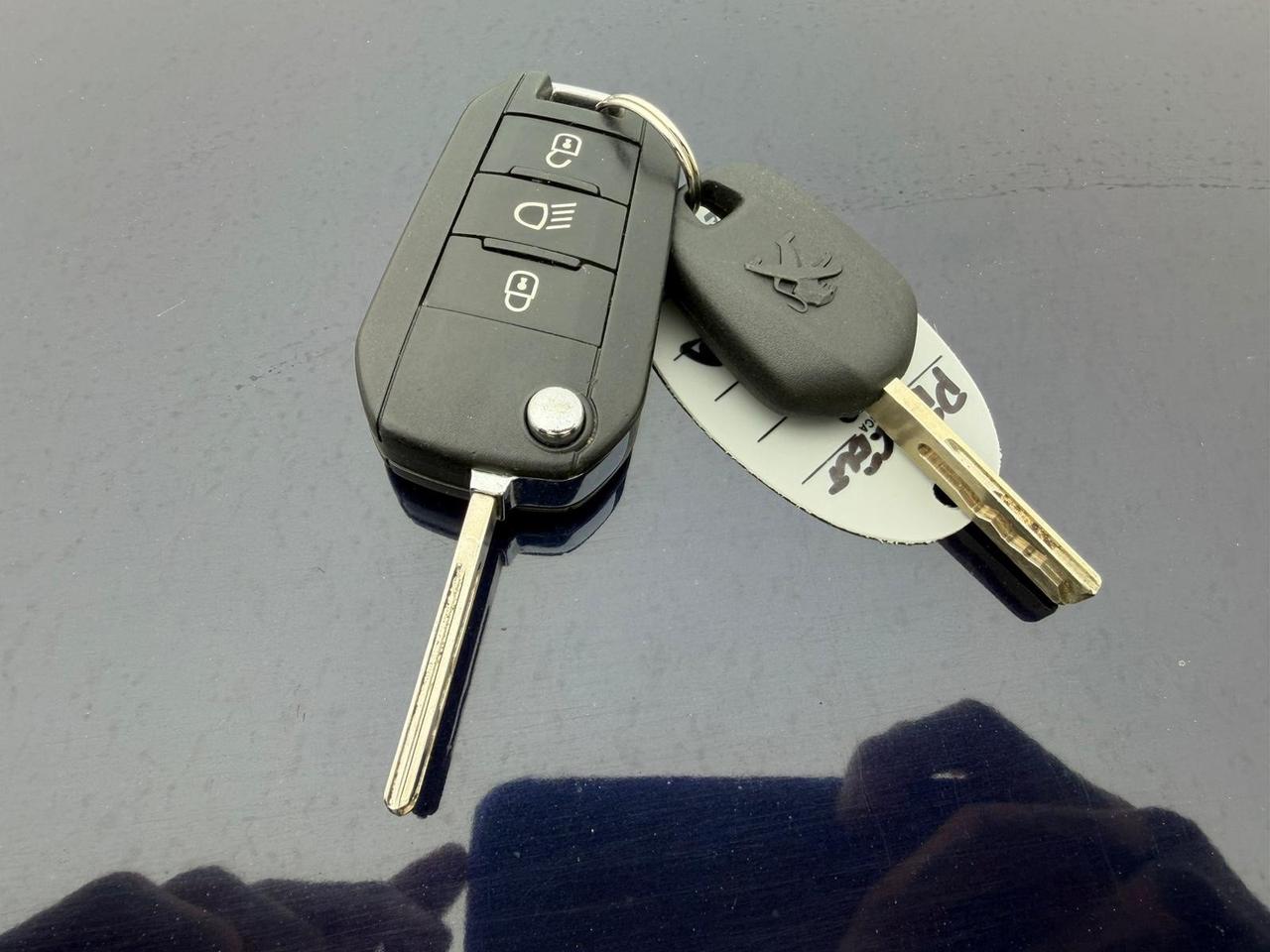 Peugeot 208 PureTech Allure GARANZIA 12 m