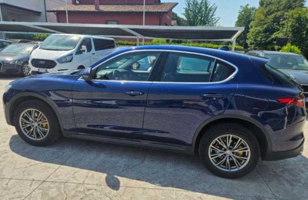 Alfa Romeo Stelvio 2.2 Turbodiesel 180 CV AT8 RWD Super