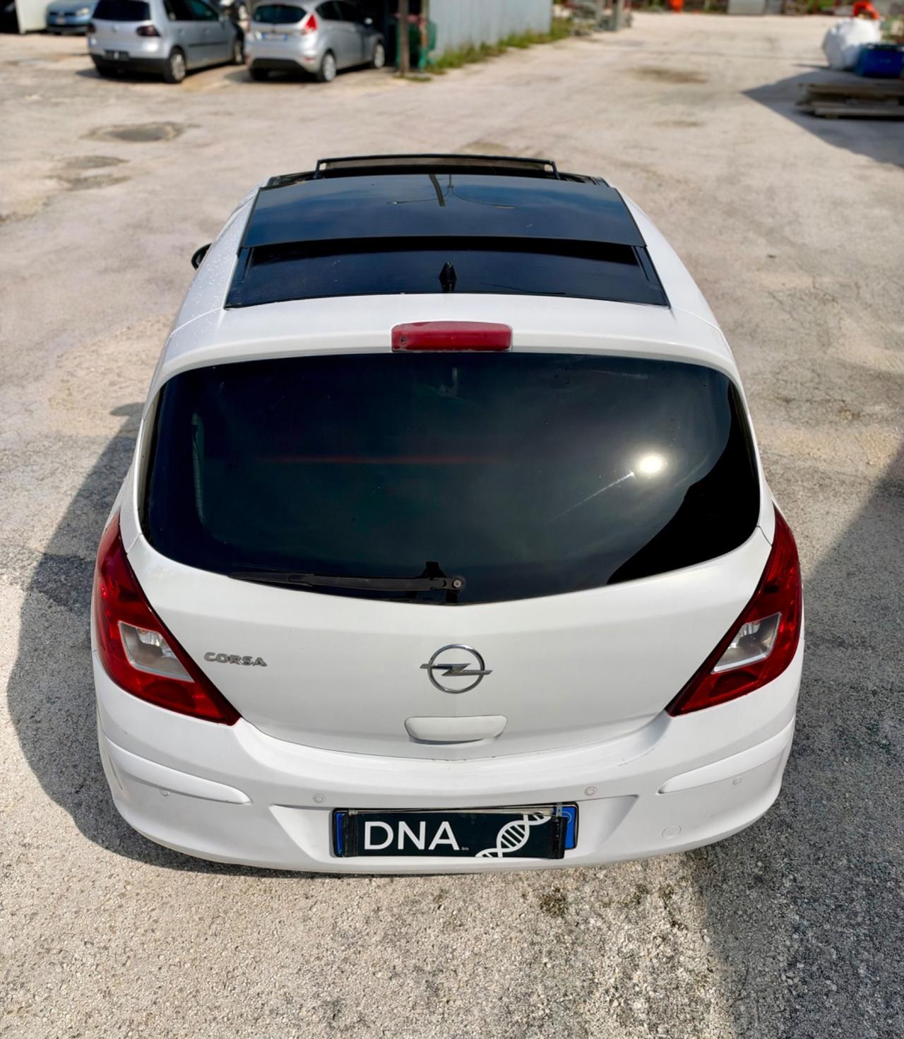 Opel Corsa 1.2 Benzina NEOPATENTATI UNIPROPRIETÀ