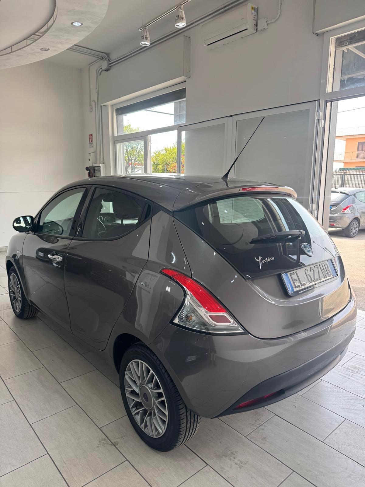 Lancia Ypsilon 1.2 69 CV 5 porte GPL Ecochic Gold