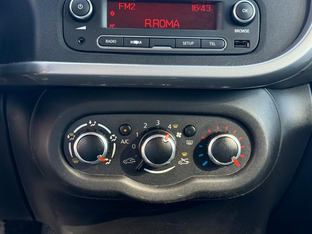 Renault Twingo SCe Intens Limited