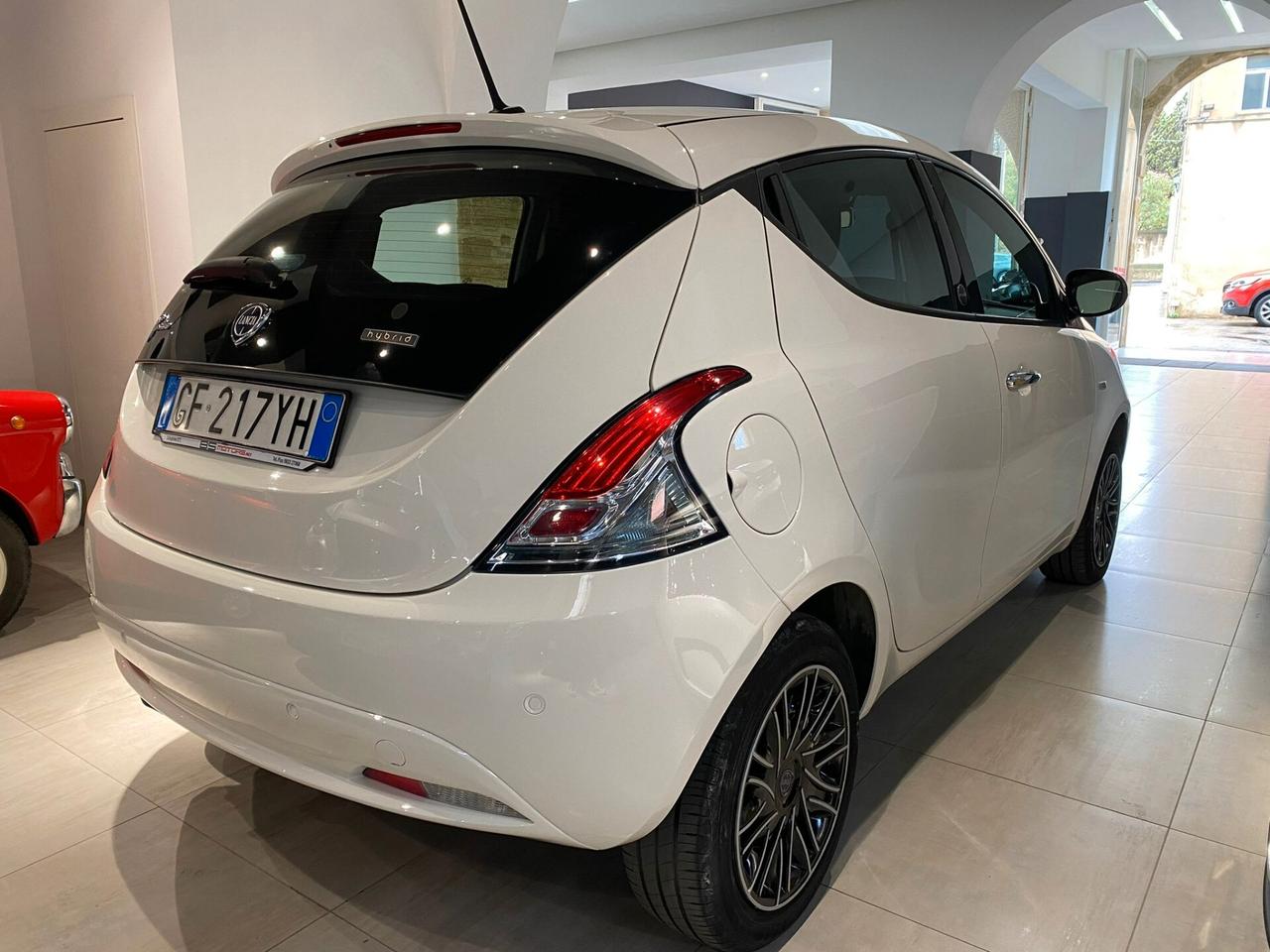 Lancia Ypsilon 1.0 FireFly 5 porte S&S Hybrid Ecochic Gold