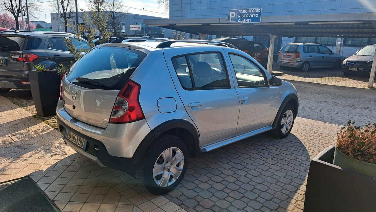 Dacia Sandero 1.2 16V Lauréate OK NEO PATENTATI