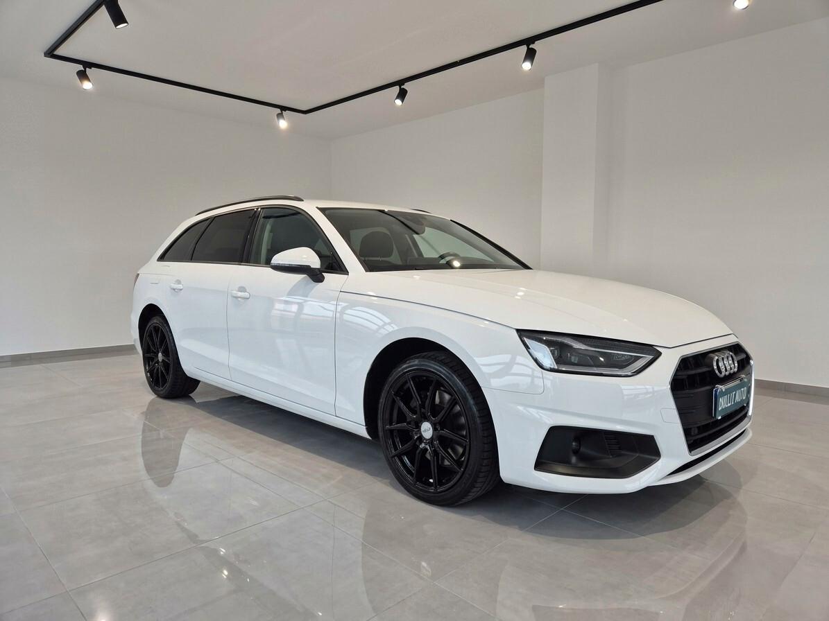 Audi A4 Avant 30 2.0 tdi 136cv S tronic