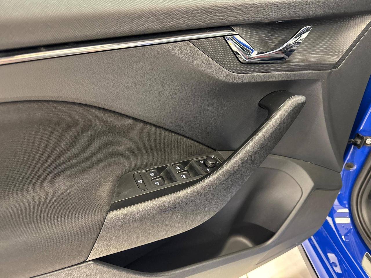 Skoda Kamiq 1.0 g-tec Monte Carlo 90cv