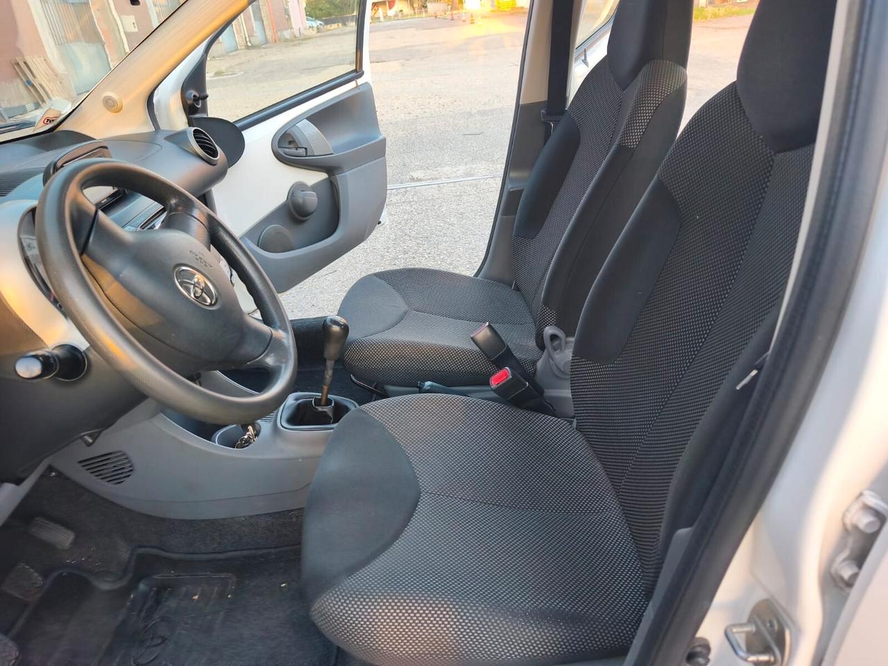 Toyota Aygo 2012----1.0 Benzina Neopatentati