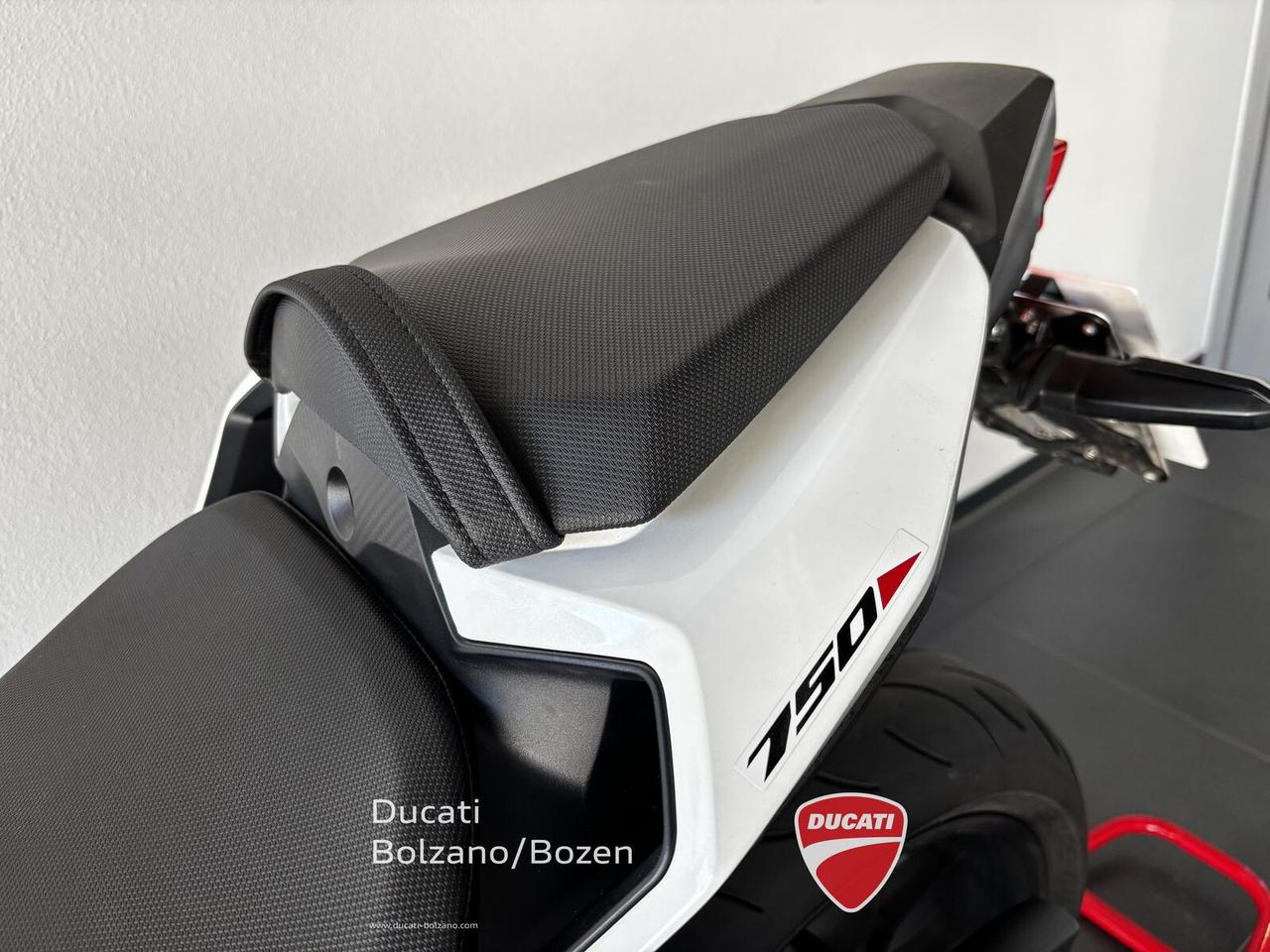 Honda Hornet 750