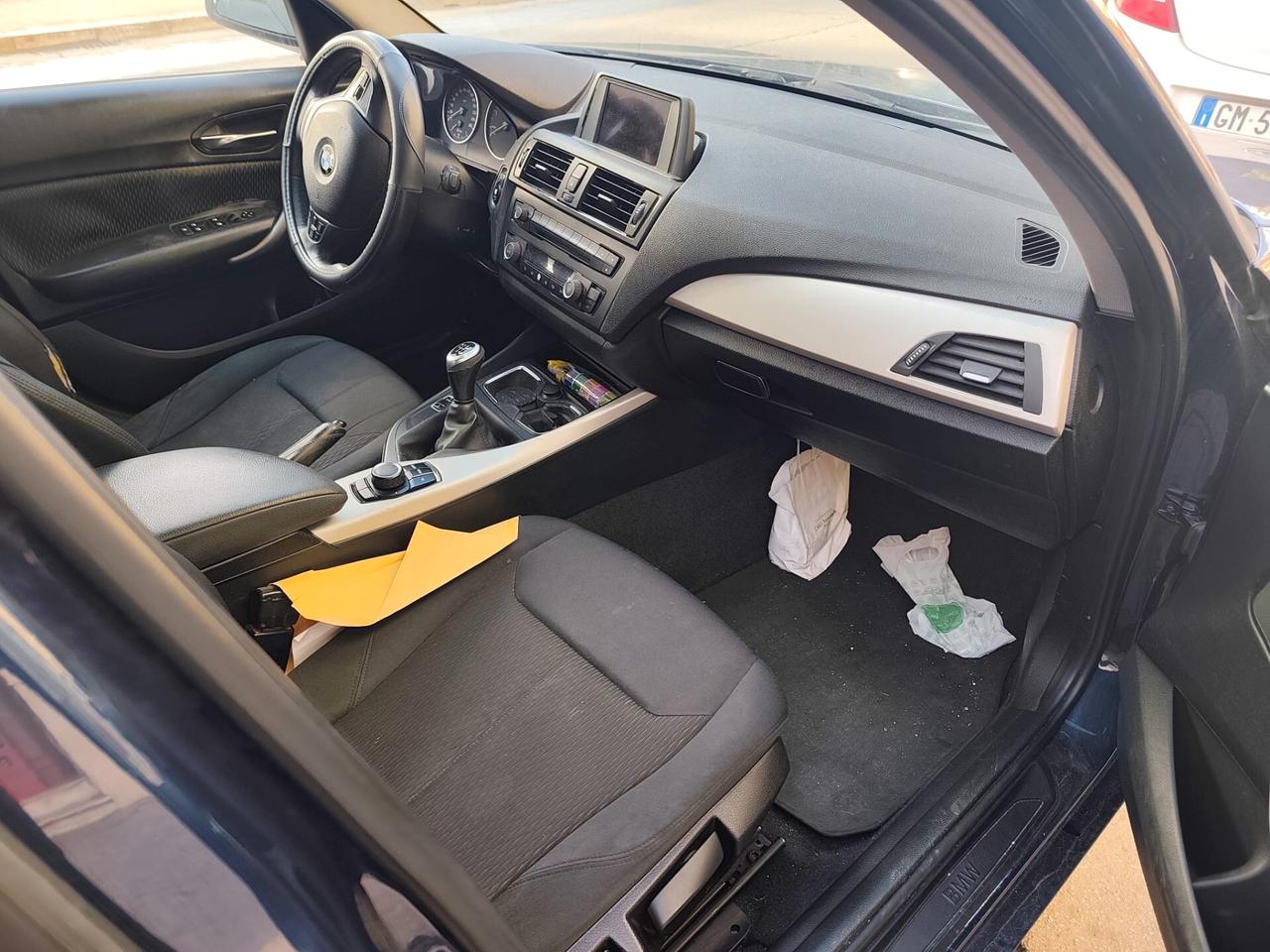 Bmw 116 116d 5p. Unique