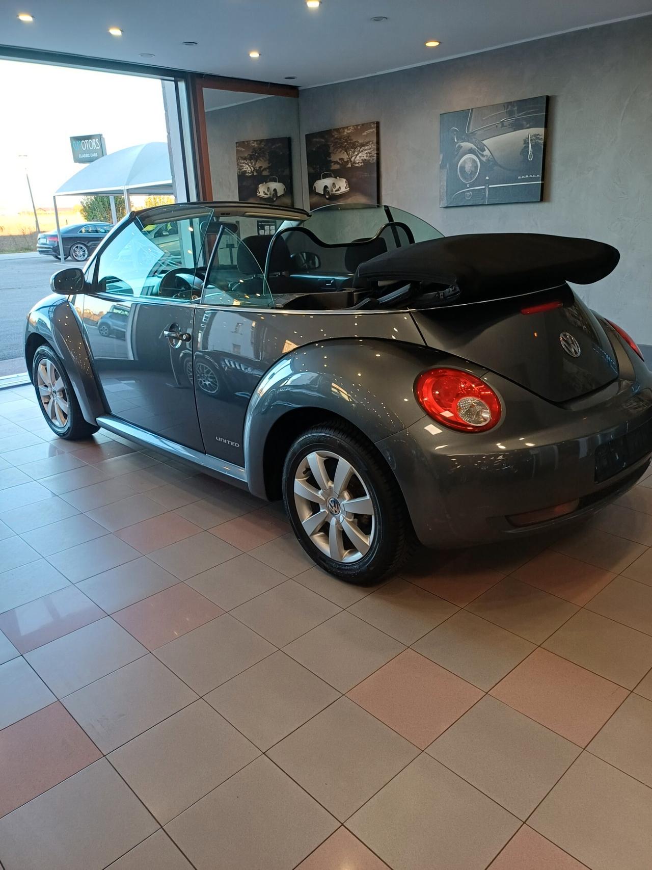 Volkswagen New Beetle 1.4 16V Cabrio Neopatentati