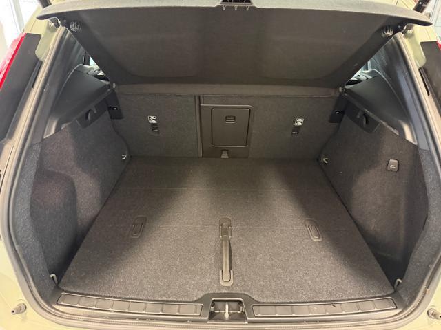 VOLVO XC40 B3 automatico Plus *PARI AL NUOVO*