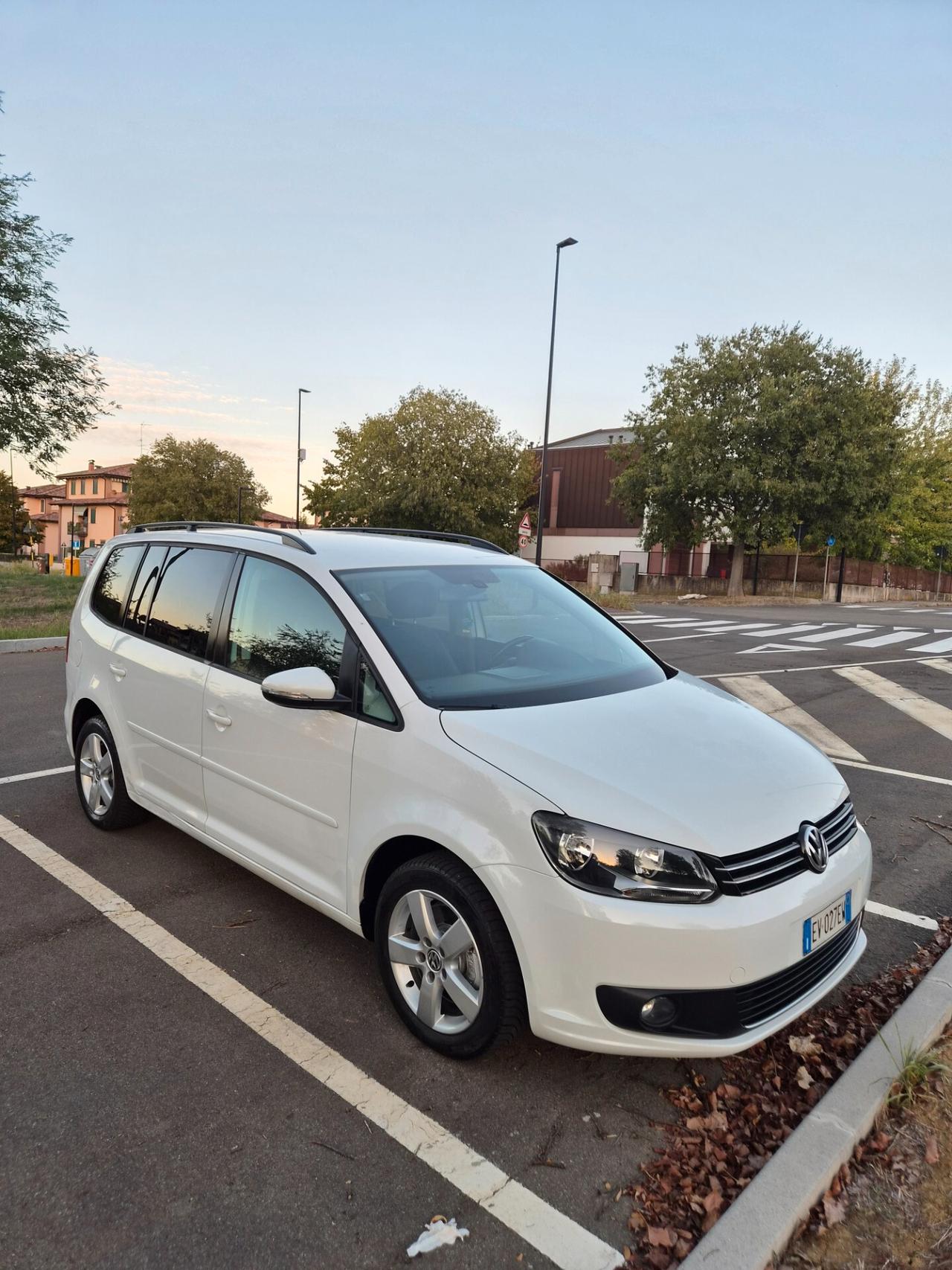 Volkswagen Touran Business 1.4 Highline EcoFuel 7 POSTI
