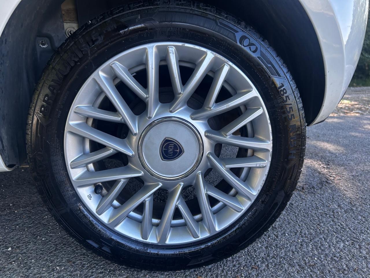 Lancia Ypsilon 1.2 69 CV 5 porte S&S Silver