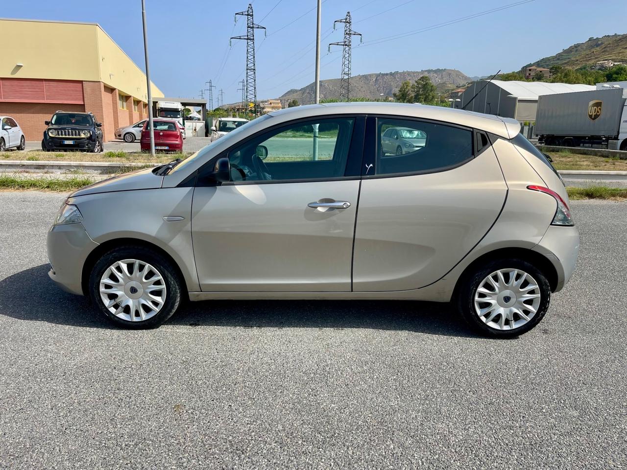 Lancia Ypsilon 1.3 MJT 16V 95 CV 5 porte