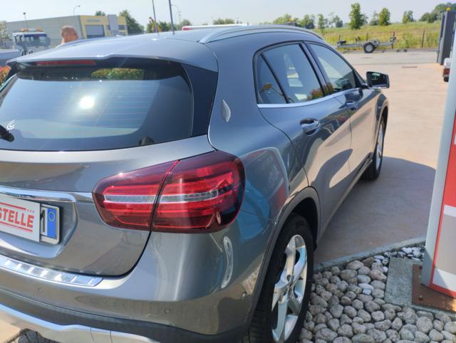 MERCEDES-BENZ GLA 180 d Automatic 4Matic Business