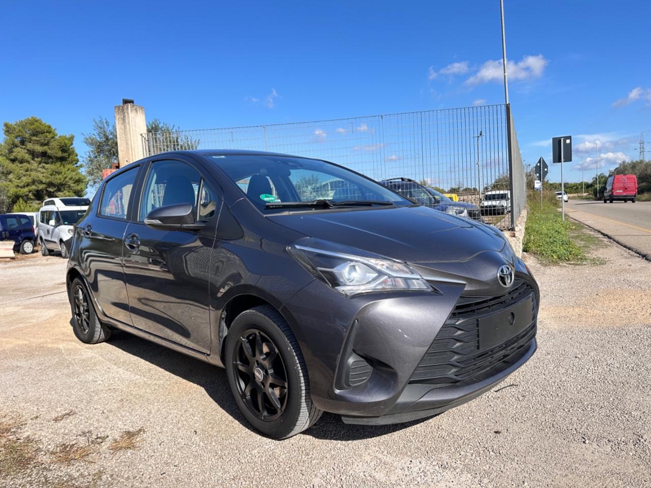 Toyota Yaris 1.0 5 porte Business-2018