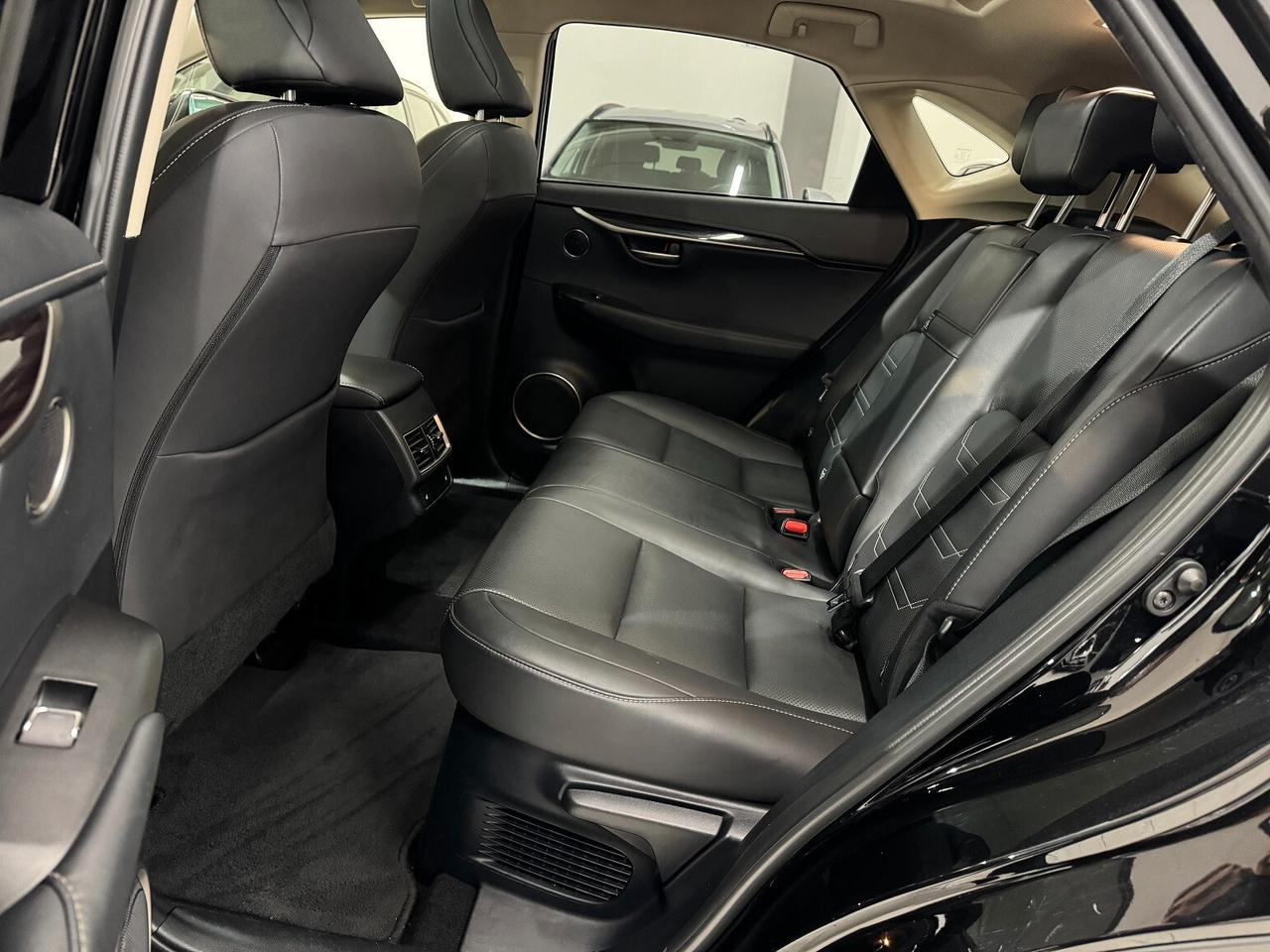 NX 300h Hybrid 4WD Luxury STRAFUL TETTO!!!!!