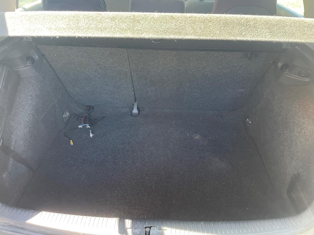 Volkswagen Golf 2.0 16V TDI XCOMMERCIANTI