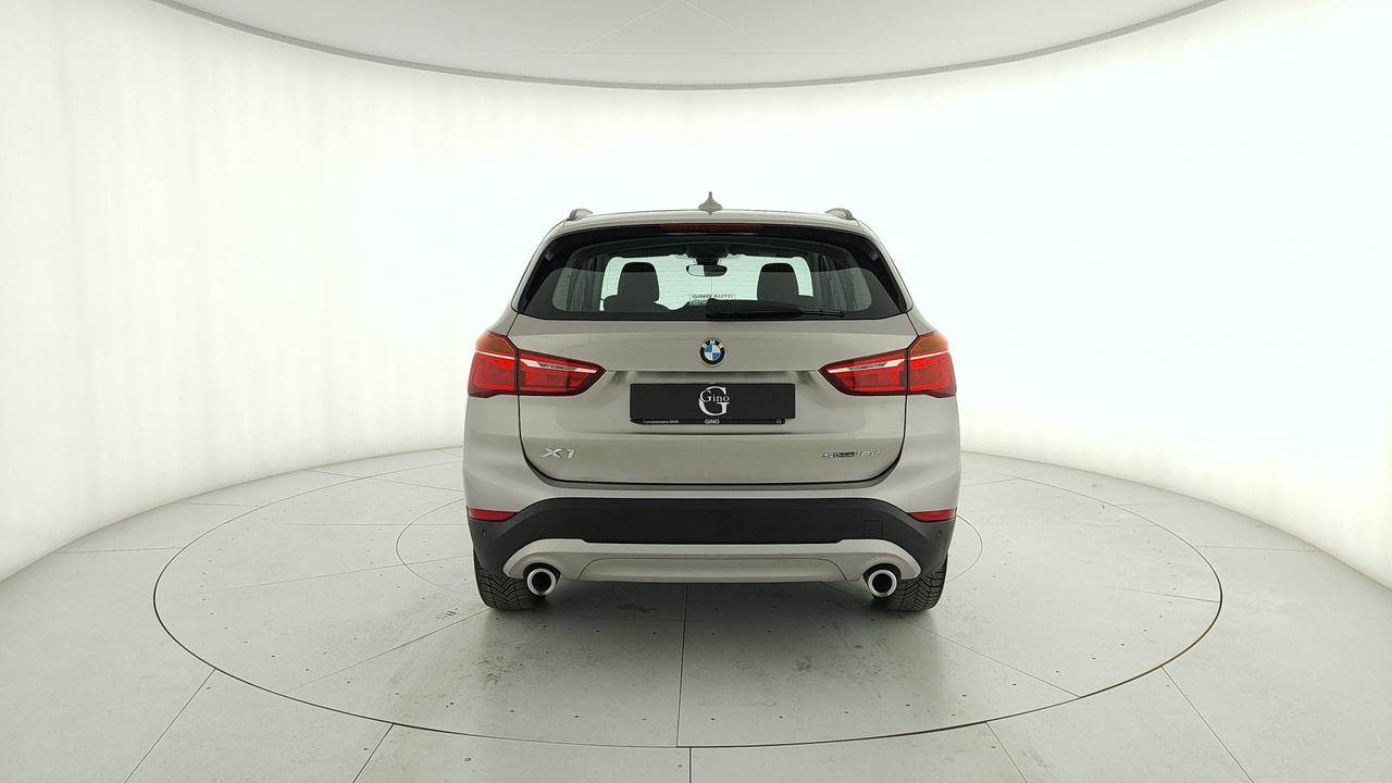 BMW X1 F48 2019 - X1 sdrive18d Advantage auto