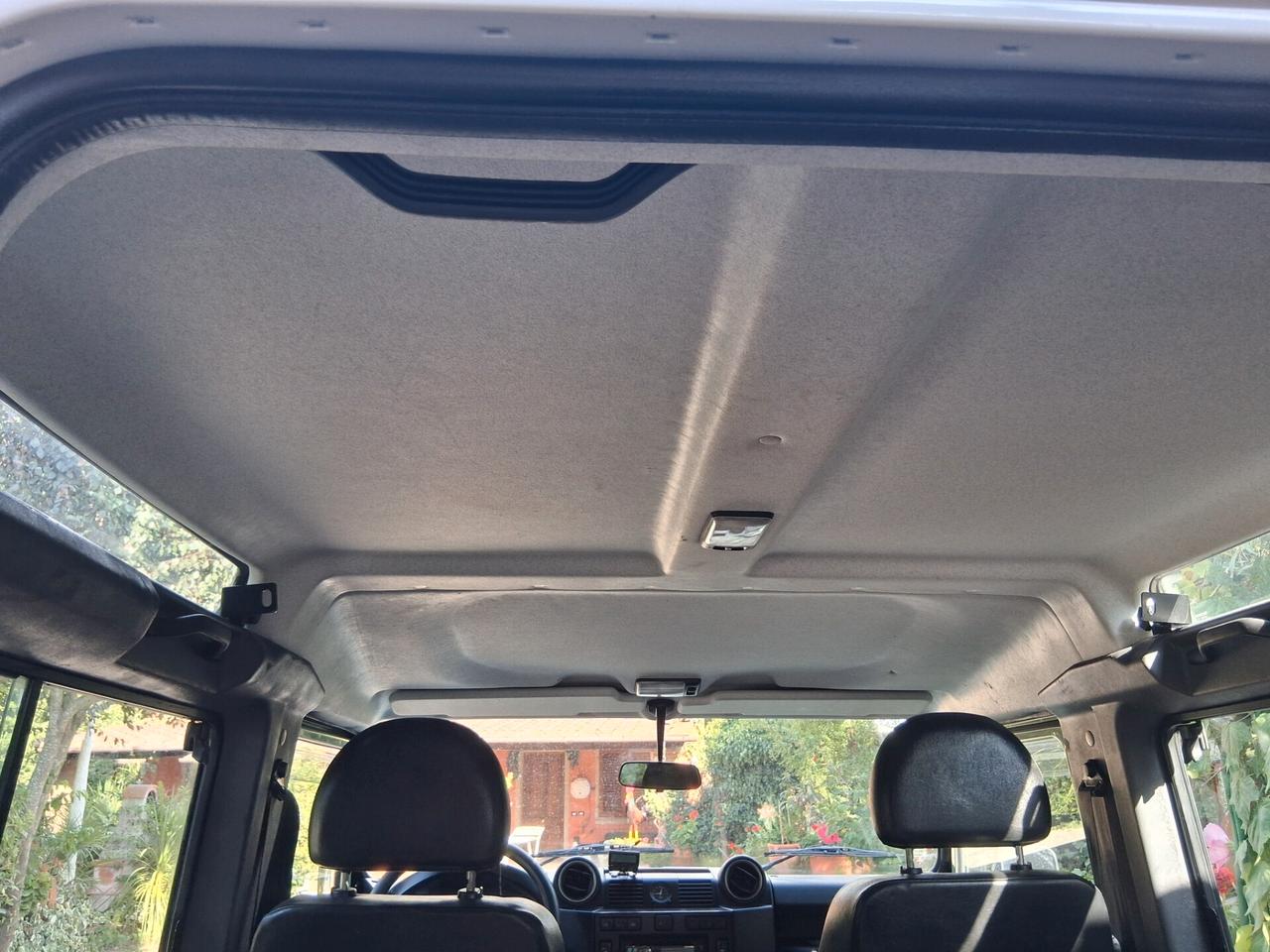 Land Rover Defender 90 2.2 TD4 Station Wagon E N1