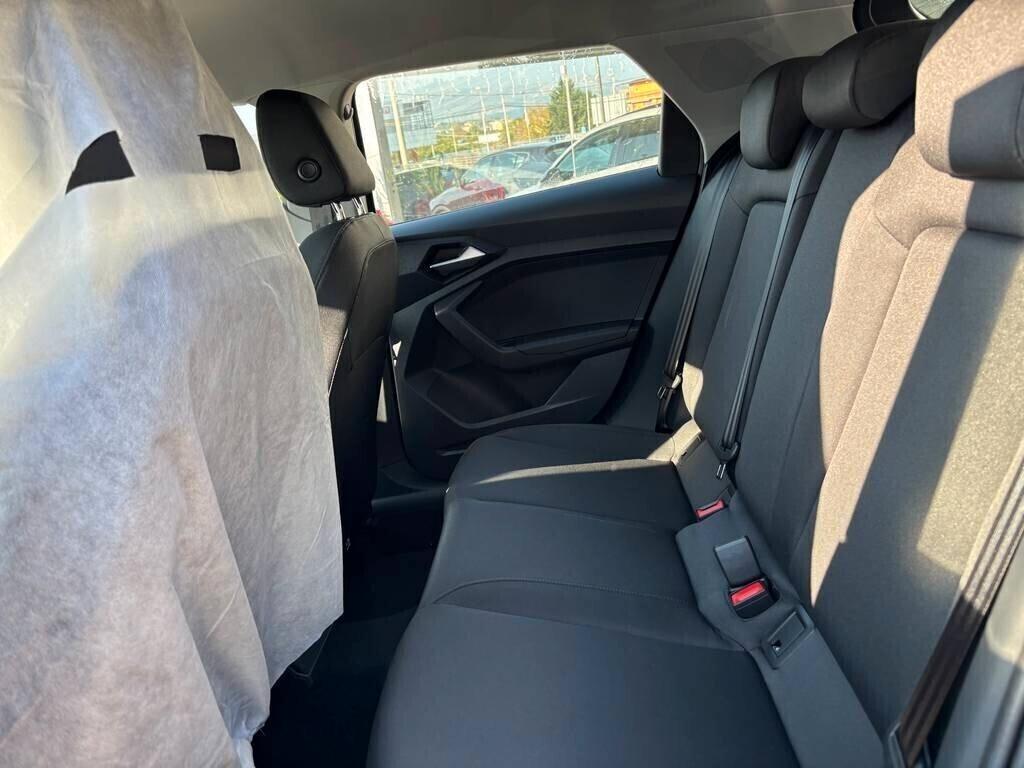 Audi A1 allstreet 30 TFSI Identity Contrast rent to buy 399