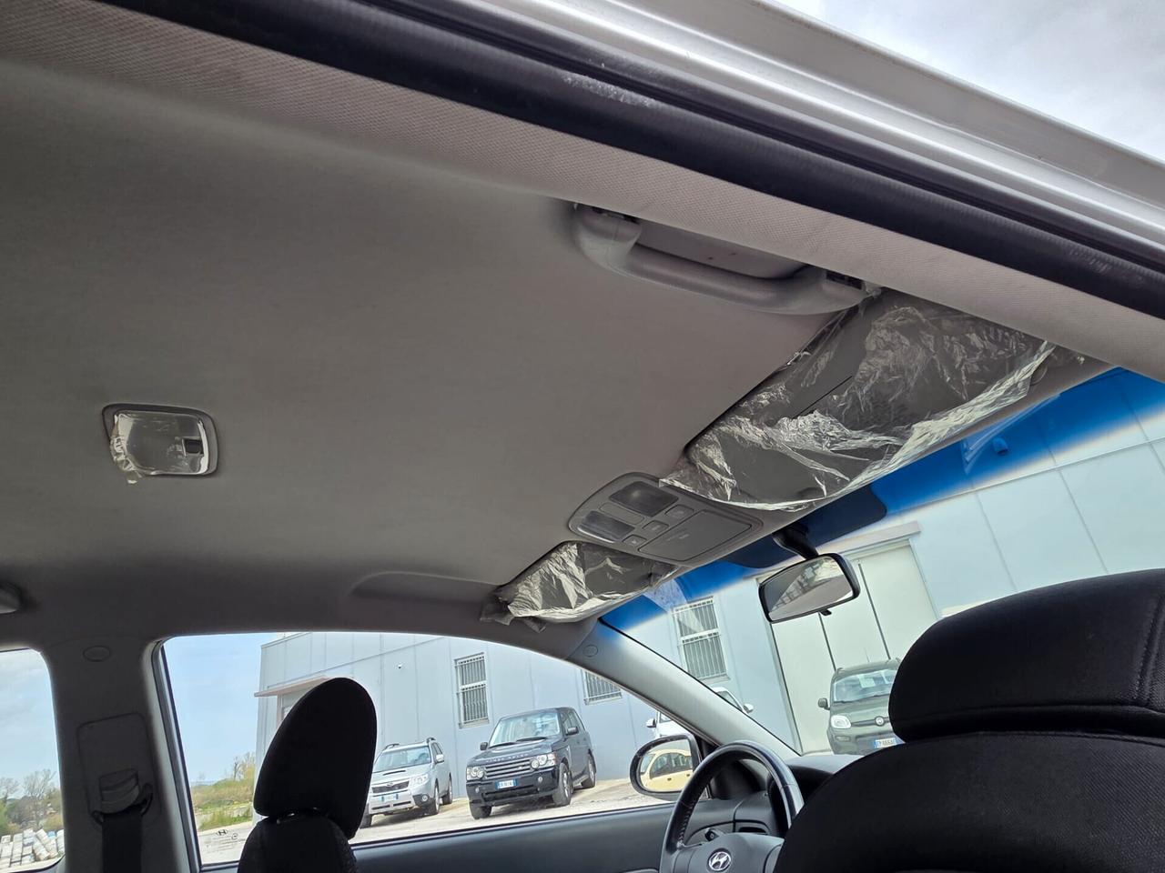 Hyundai Accent 1.4 DYNAMIC METANO -soli km 65.000-