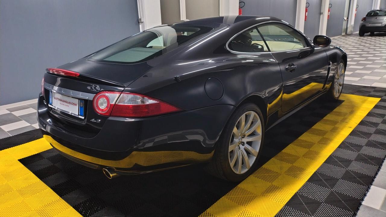 Jaguar XK 4.2 V8 Coupé