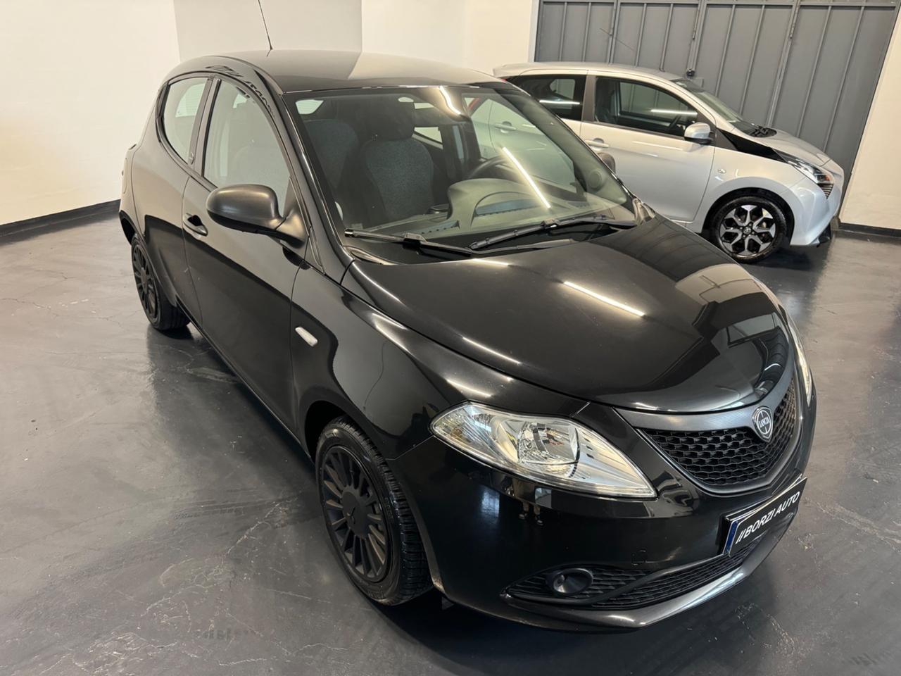Lancia Ypsilon 1.0 50p Hybrid Ecochic PROMO!!