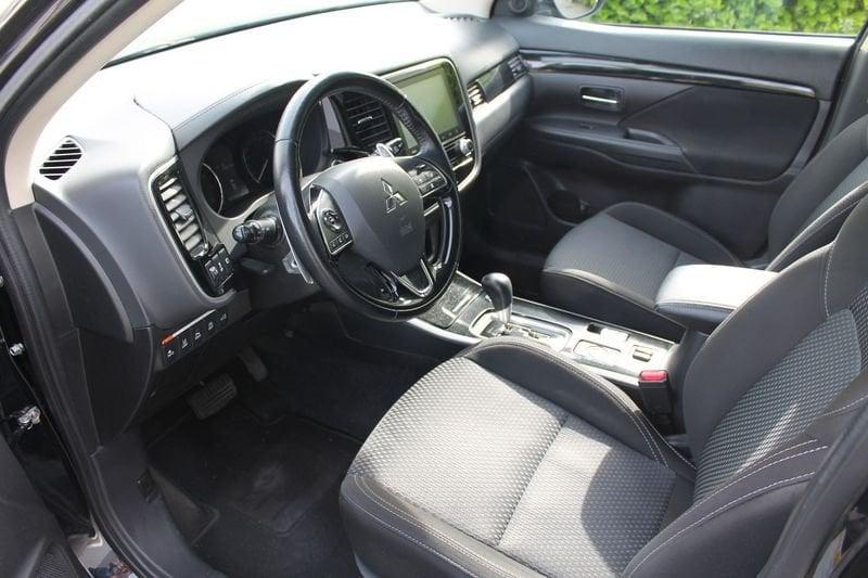 Mitsubishi Outlander 2.0 4WD GPL Bi-fuel CVT Insport SDA 7 posti