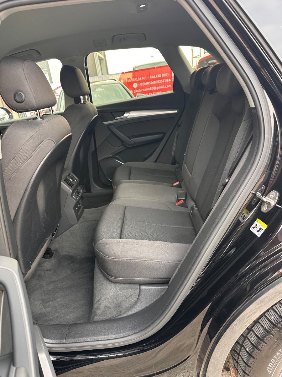 AUDI - Q5 - 40 TDI quattro S tronic Business