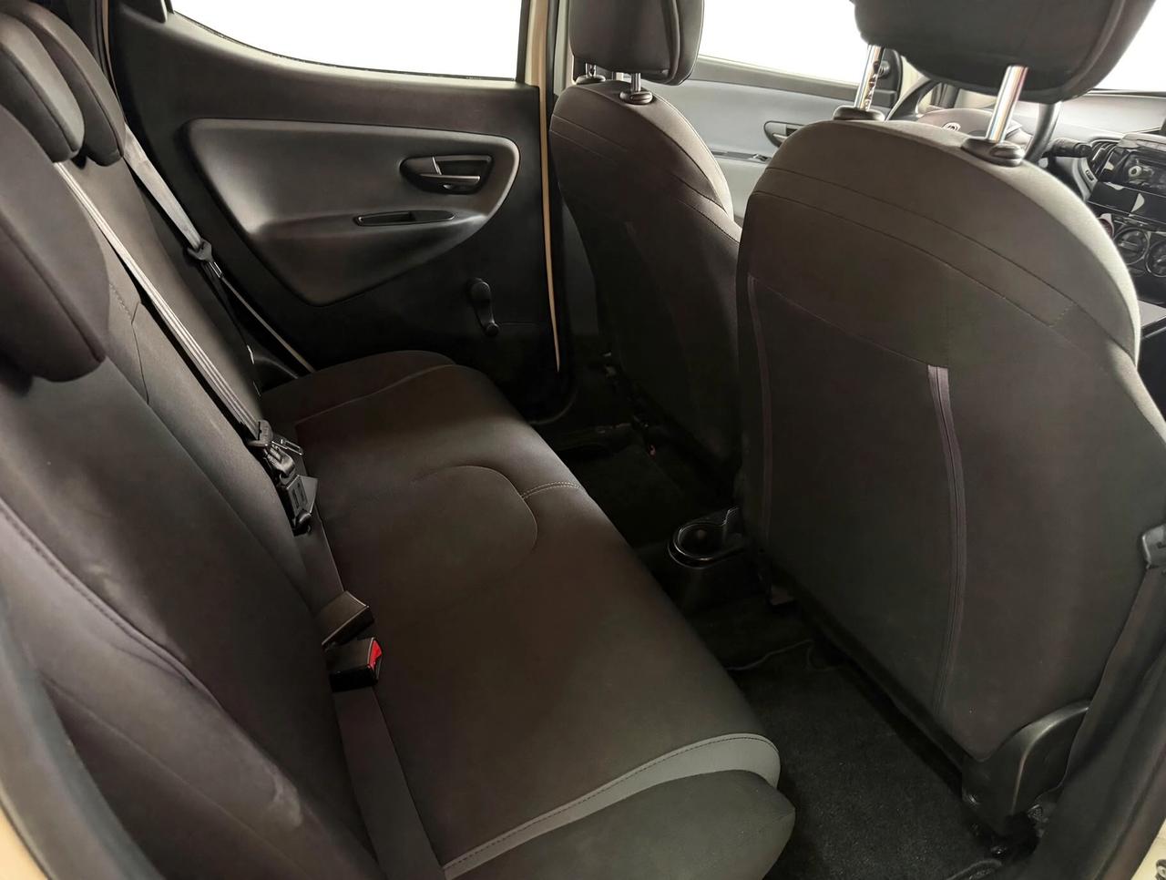 Lancia Ypsilon 1.2 69 CV 5 porte Silver