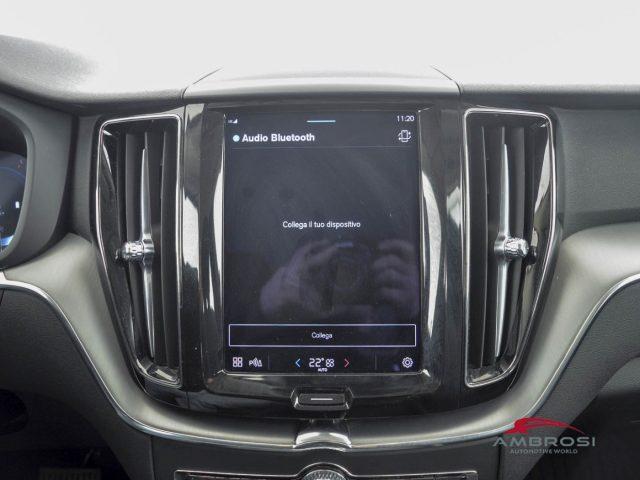 VOLVO XC60 2.0 b4 Essential awd auto