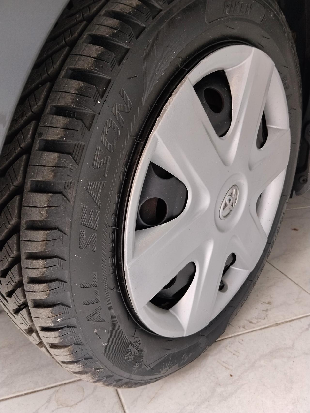 Toyota Aygo 1.0 benzina 2011 CON GARANZIA