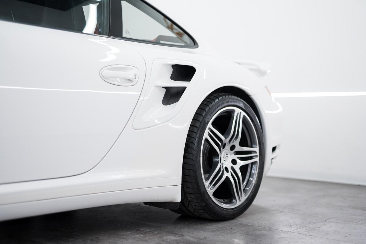 Porsche 911 Turbo Coupé MANUALE